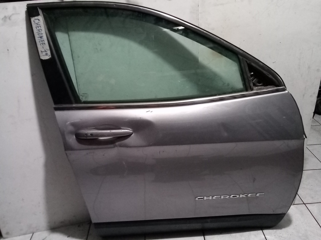 PUERTA RH CHEROKEE 19