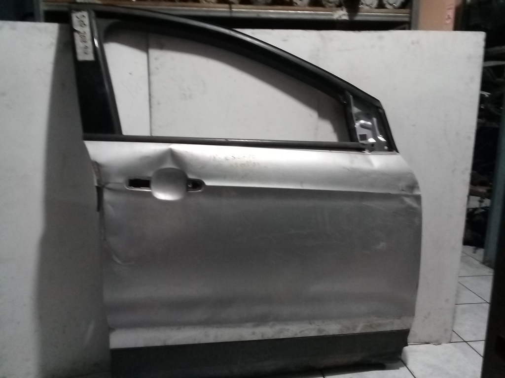 PUERTA RH ESCAPE 2018