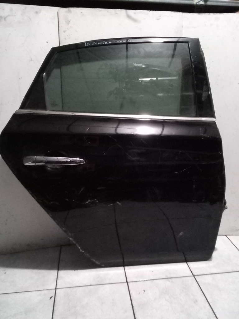 PUERTA TRH SENTRA 13-19