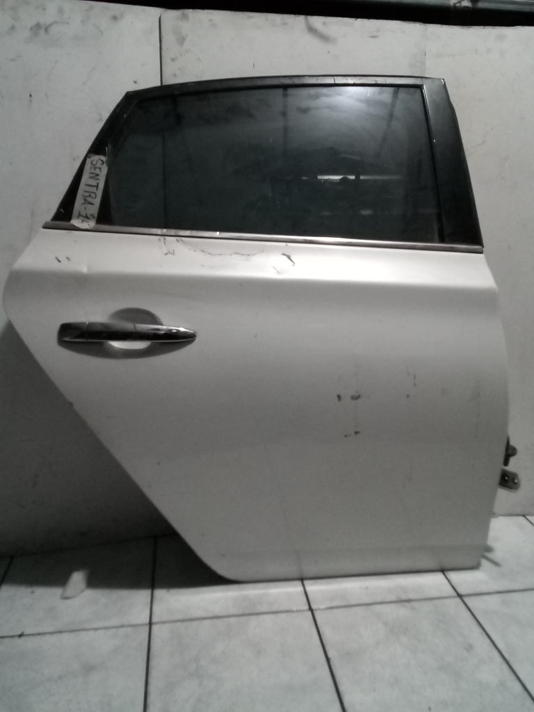 PUERTA TRH SENTRA 13-19