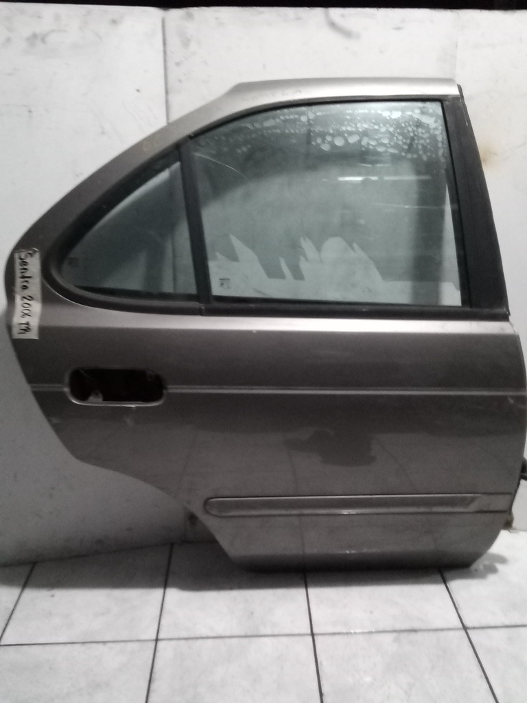 PUERTA TRH SENTRA 06