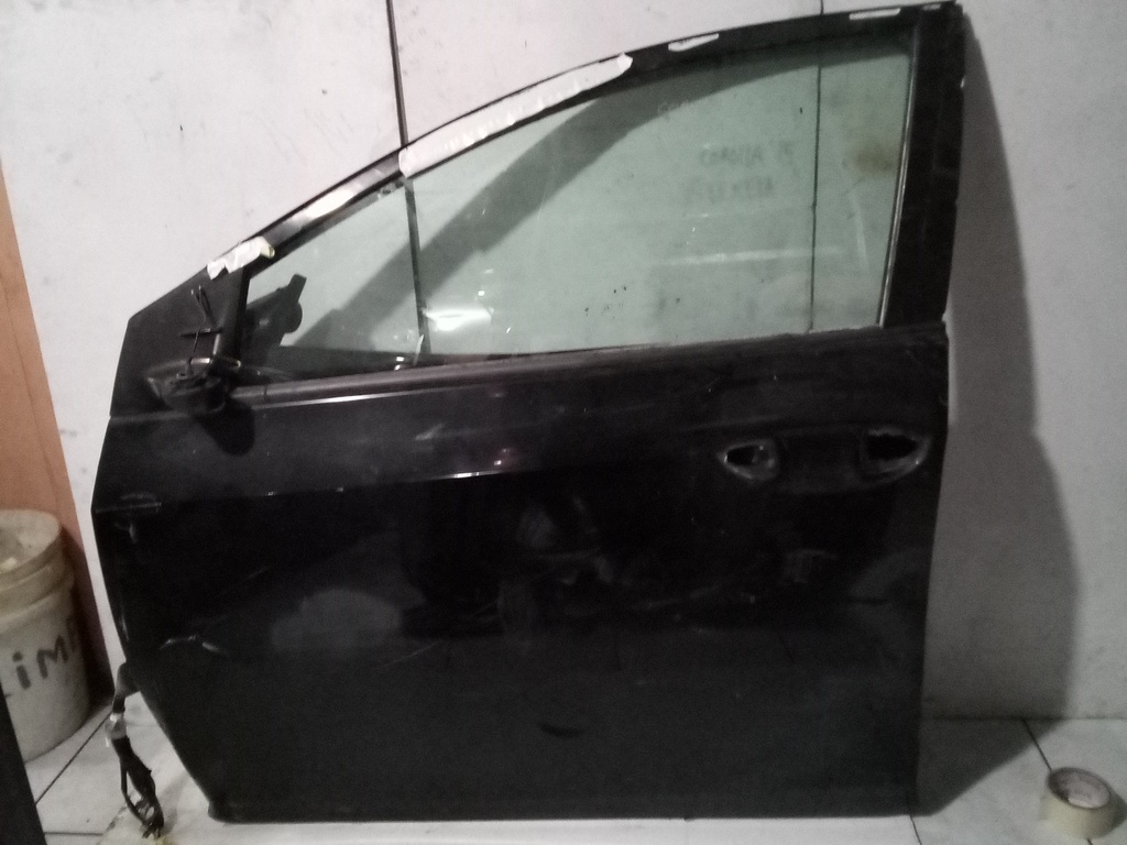 PUERTA LH COROLLA 15