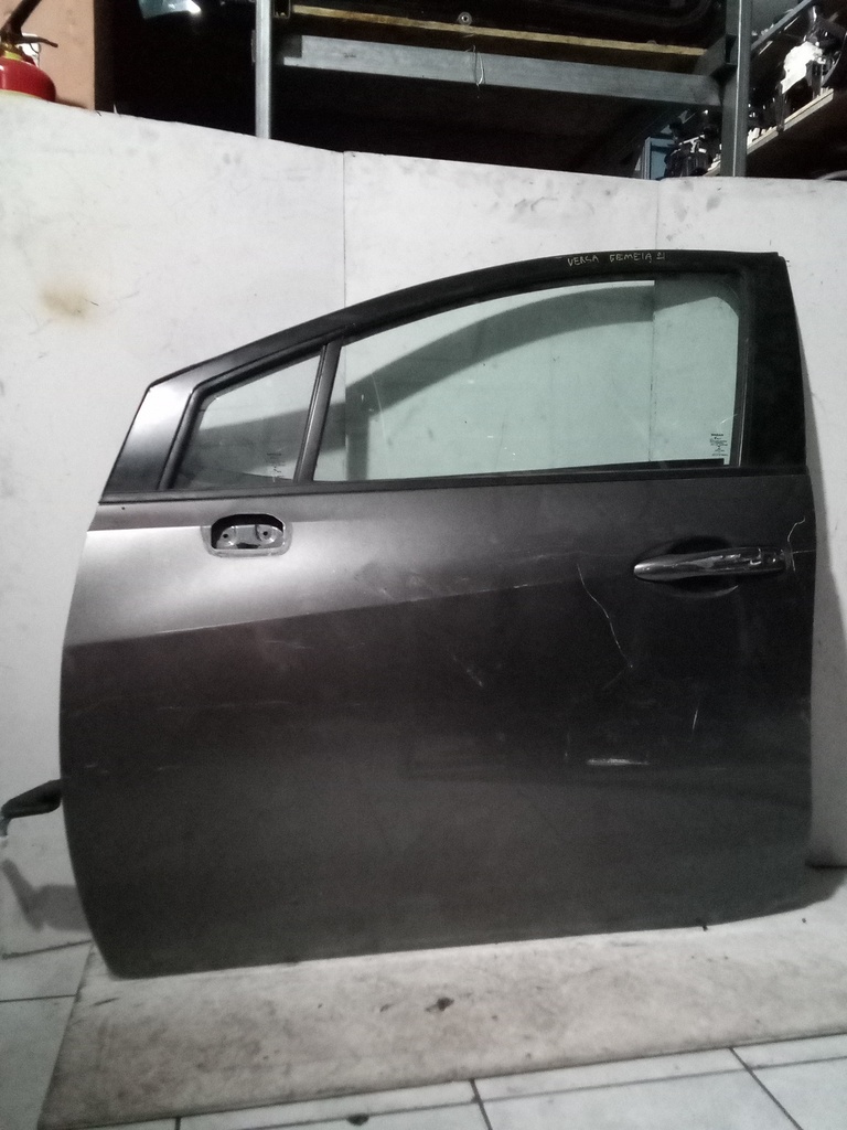 PUERTA LH VERSA 21