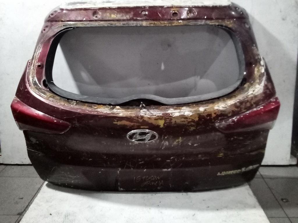 COMPUERTA HYUNDAI TUCSON 16