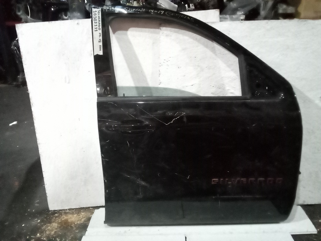 PUERTA RH CHEVROLET SILVERADO 14-18