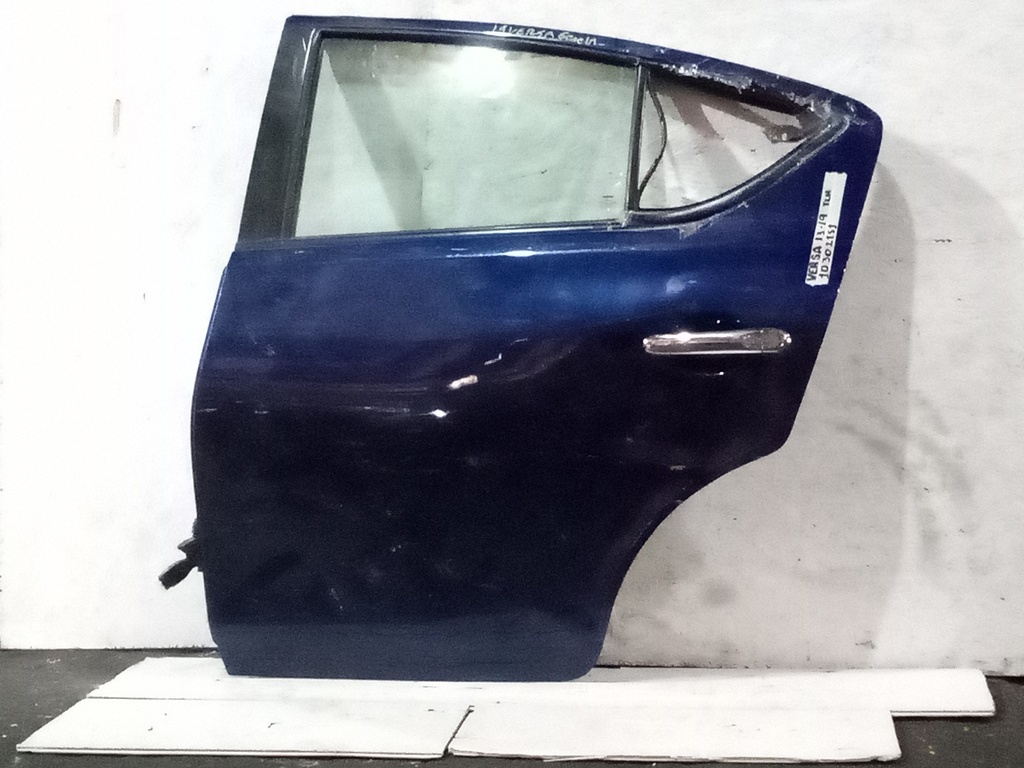 PUERTA TLH NISSAN VERSA 13-19