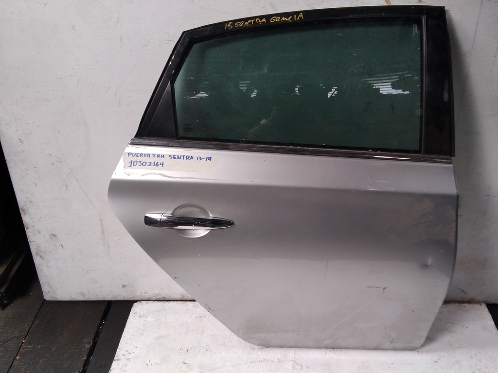 PUERTA TRH SENTRA 13-19