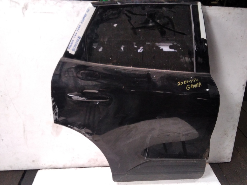 PUERTA TRH FORD ESCAPE 20