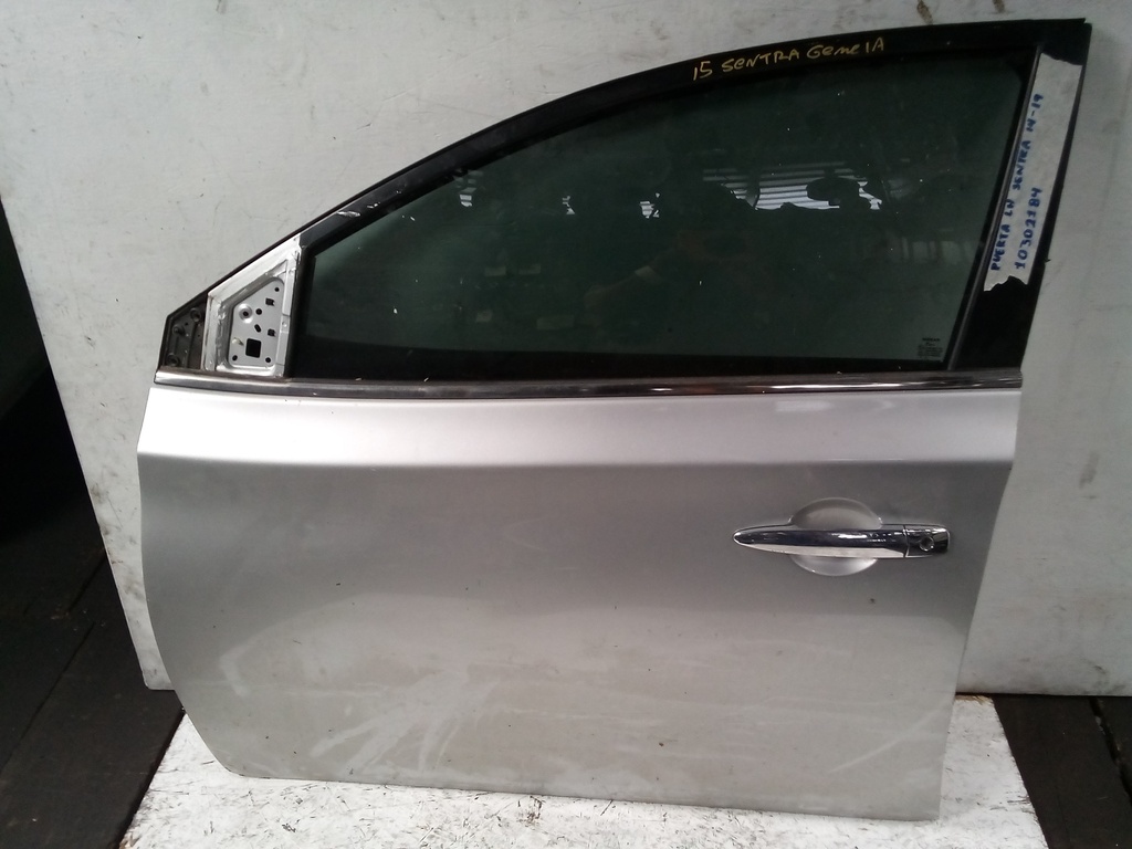 PUERTA LH. SENTRA 14-19