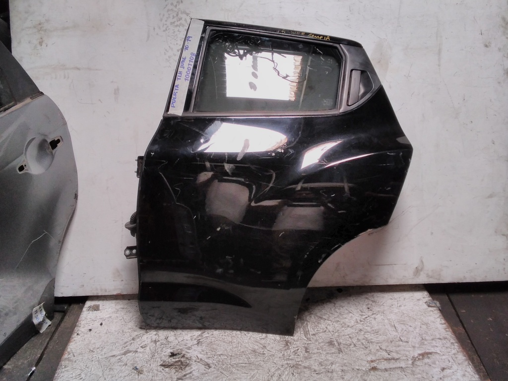 PUERTA TLH JUKE 10-19