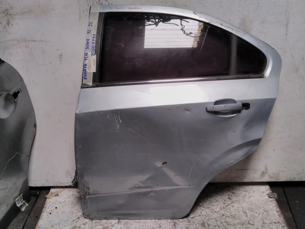 PUERTA TLH SONIC 12-23