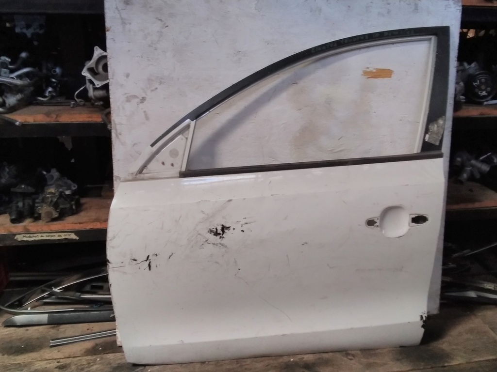 PUERTA LH ELANTRA TOURING 11