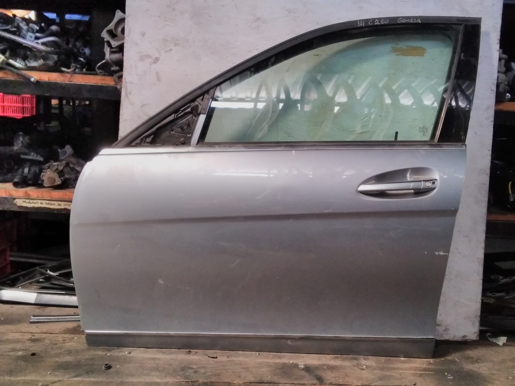 PUERTA LH MERCEDES C250 14