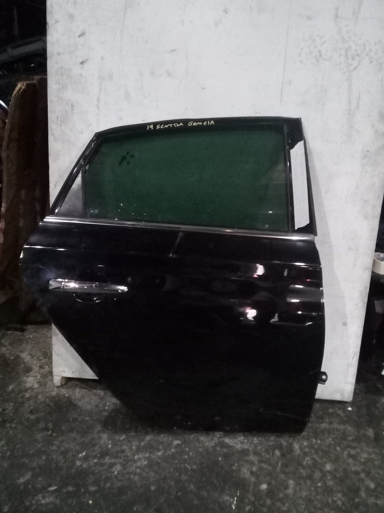 PUERTA TRH SENTRA 13-19