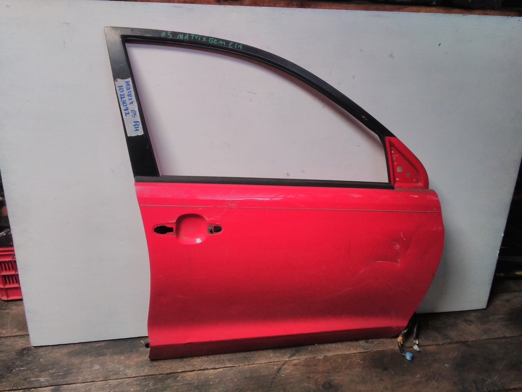 PUERTA RH MATRIX 05