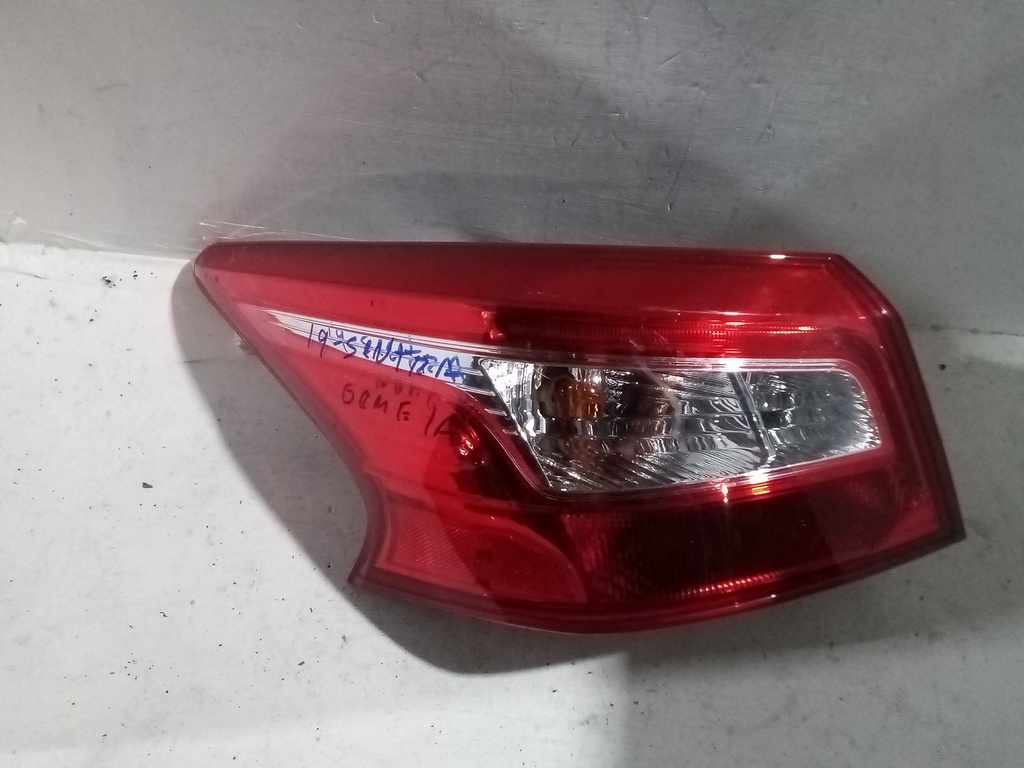 STOP LH SENTRA 16-19