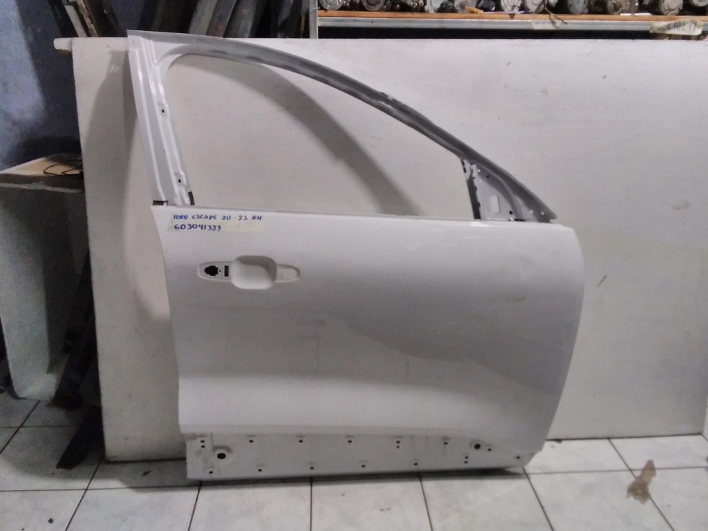 PUERTA RH ESCAPE 20-23