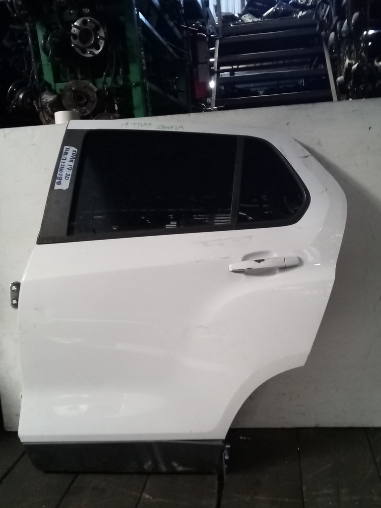 PUERTA TLH TRAX 17-20