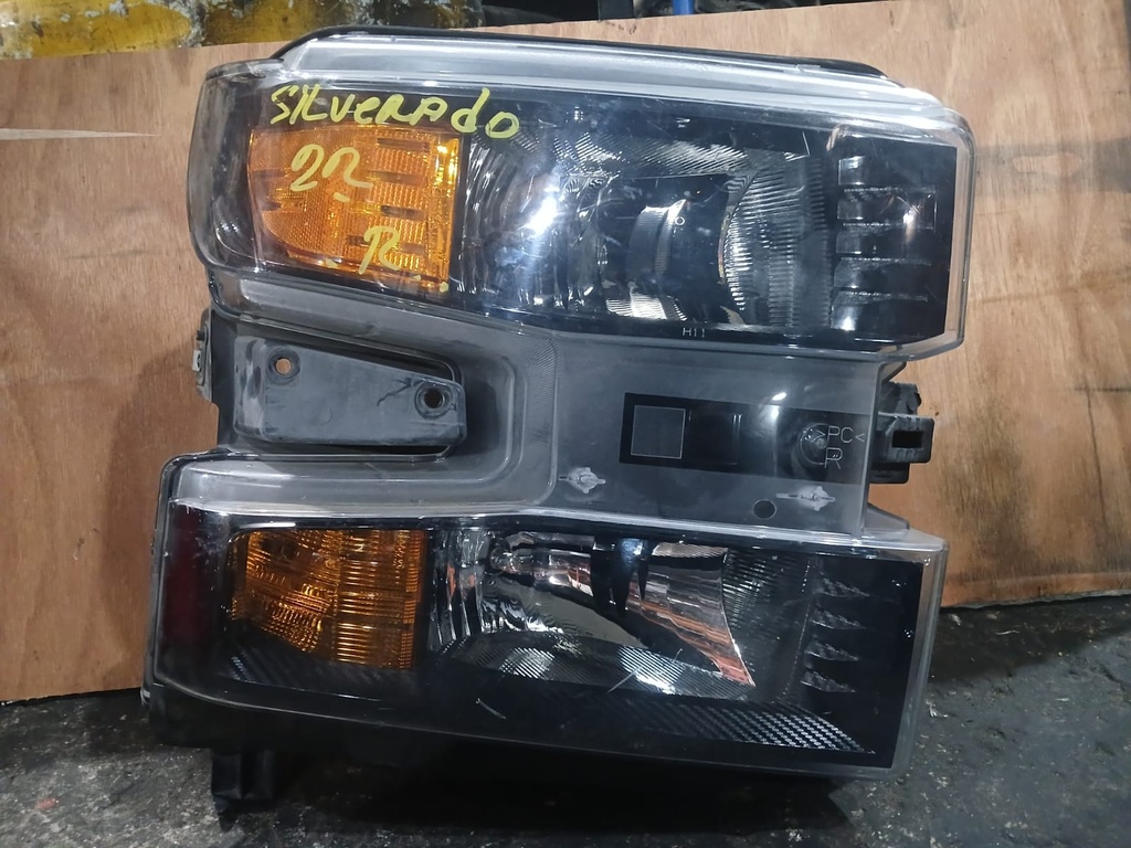 FARO RH SILVERADO 24