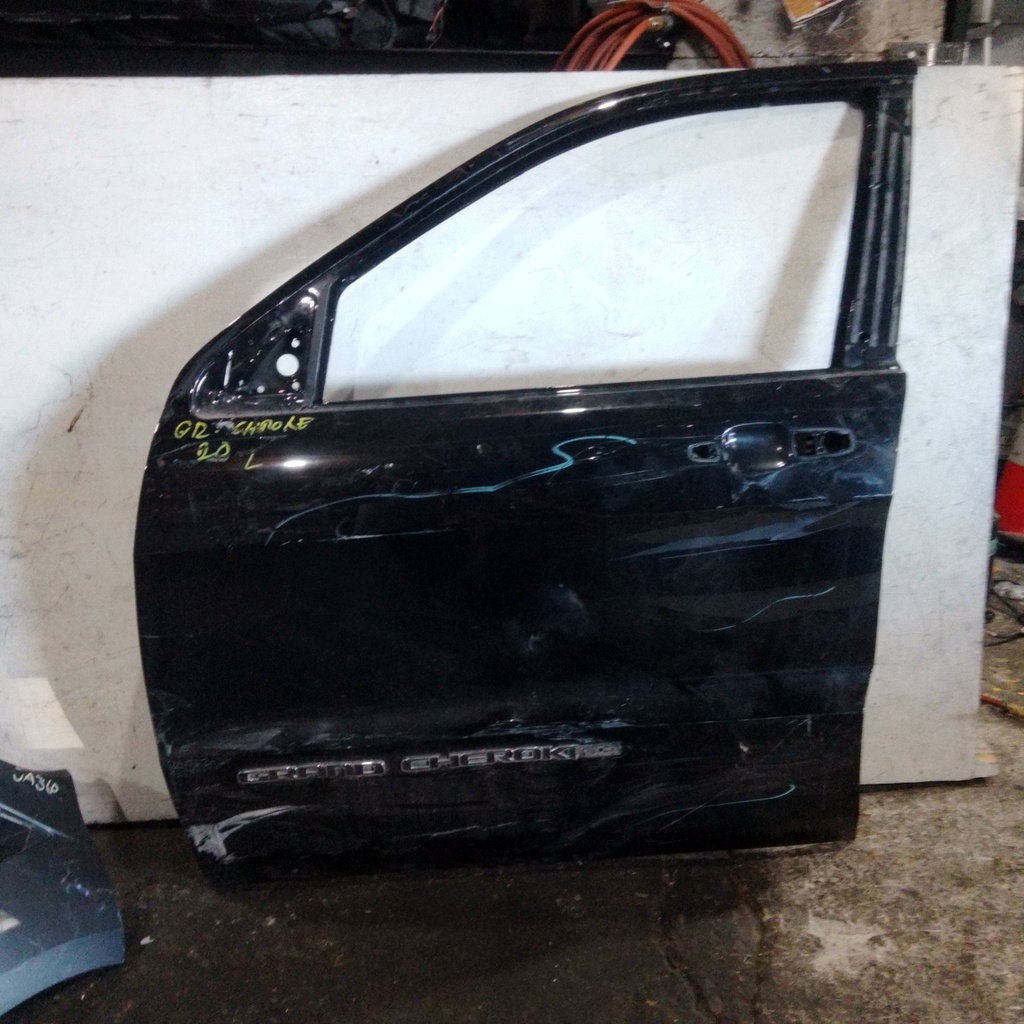 PUERTA LH GRAND CHEROKEE 13-20