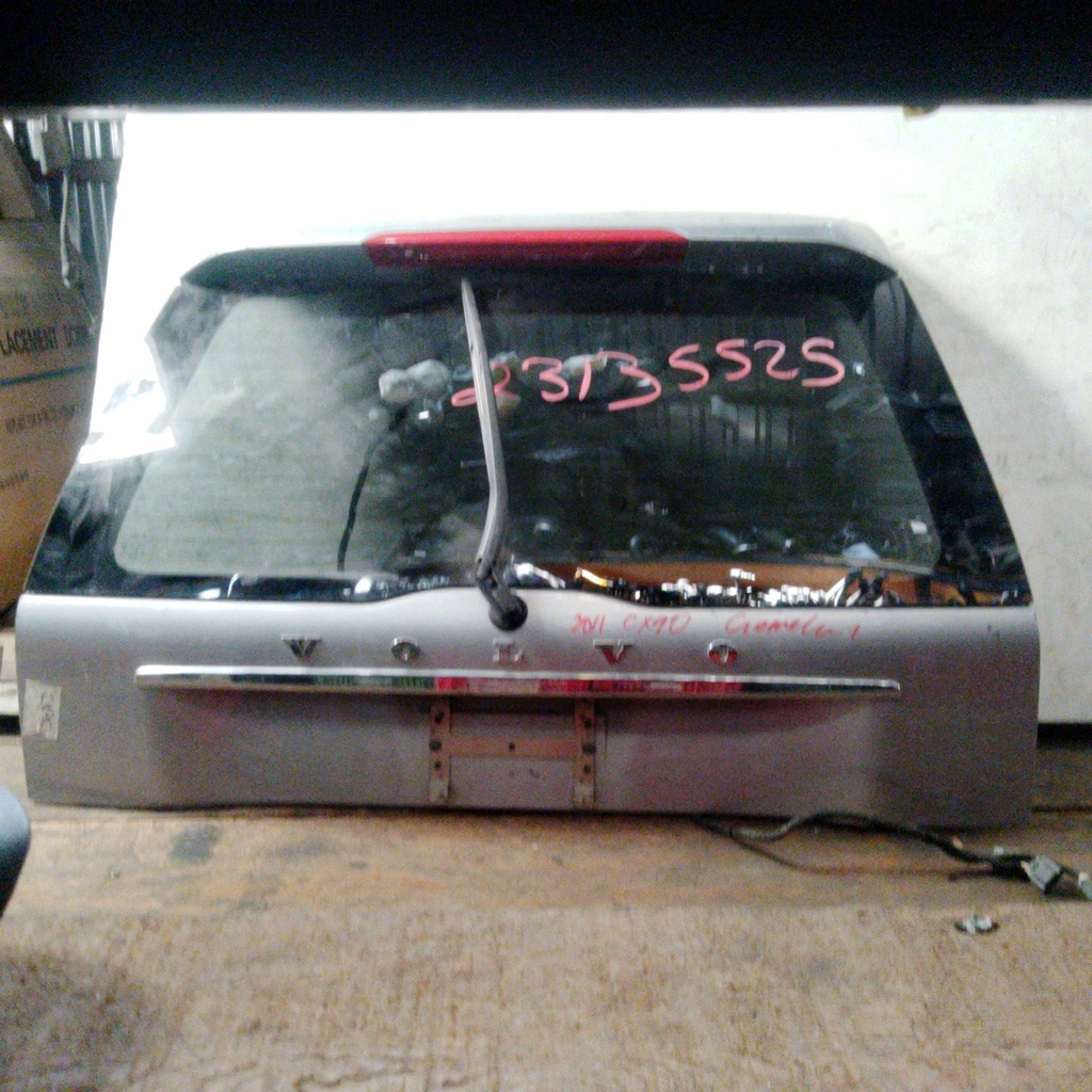 COMPUERTA VOLVO CX90 11