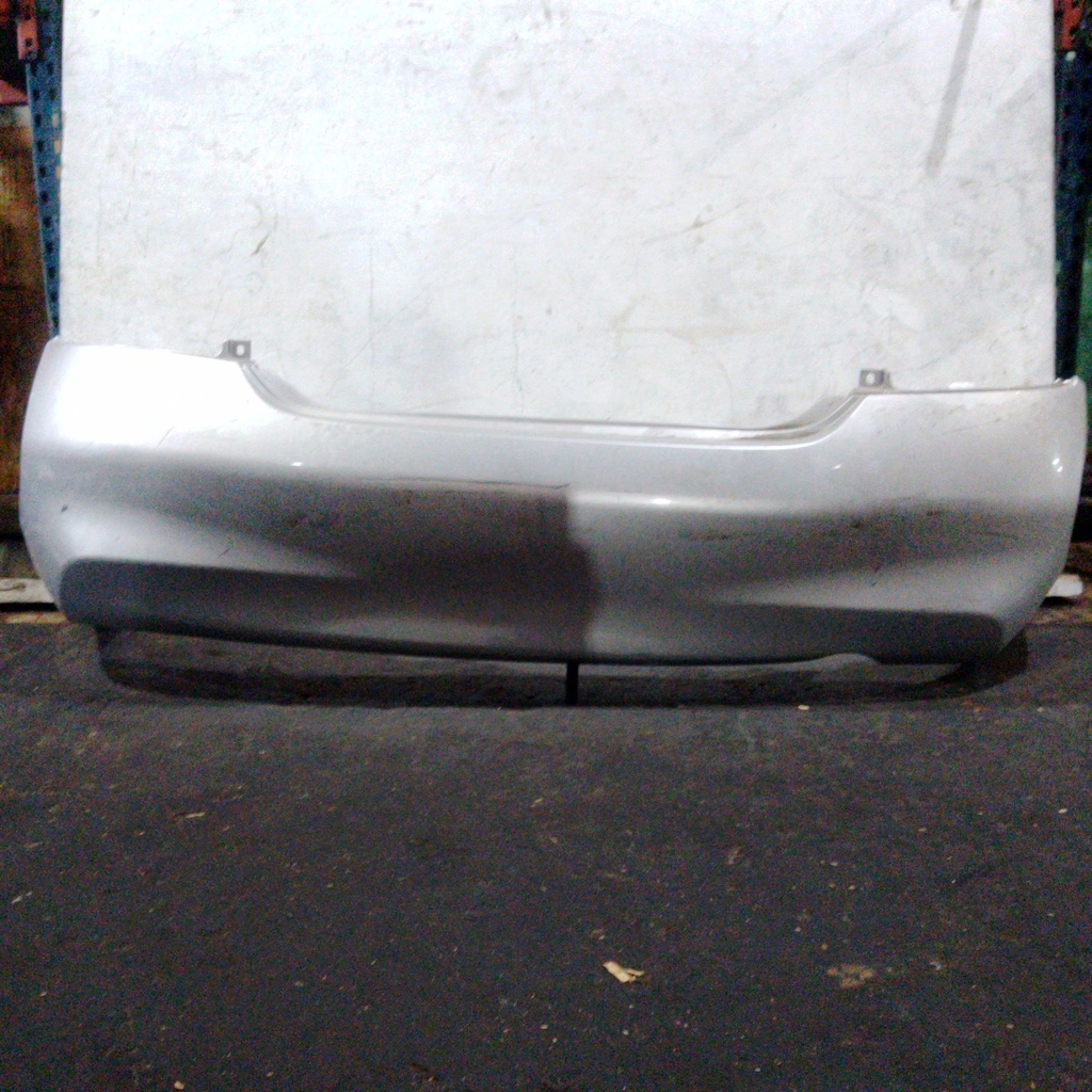 BUMPER TRASERO VERSA 12