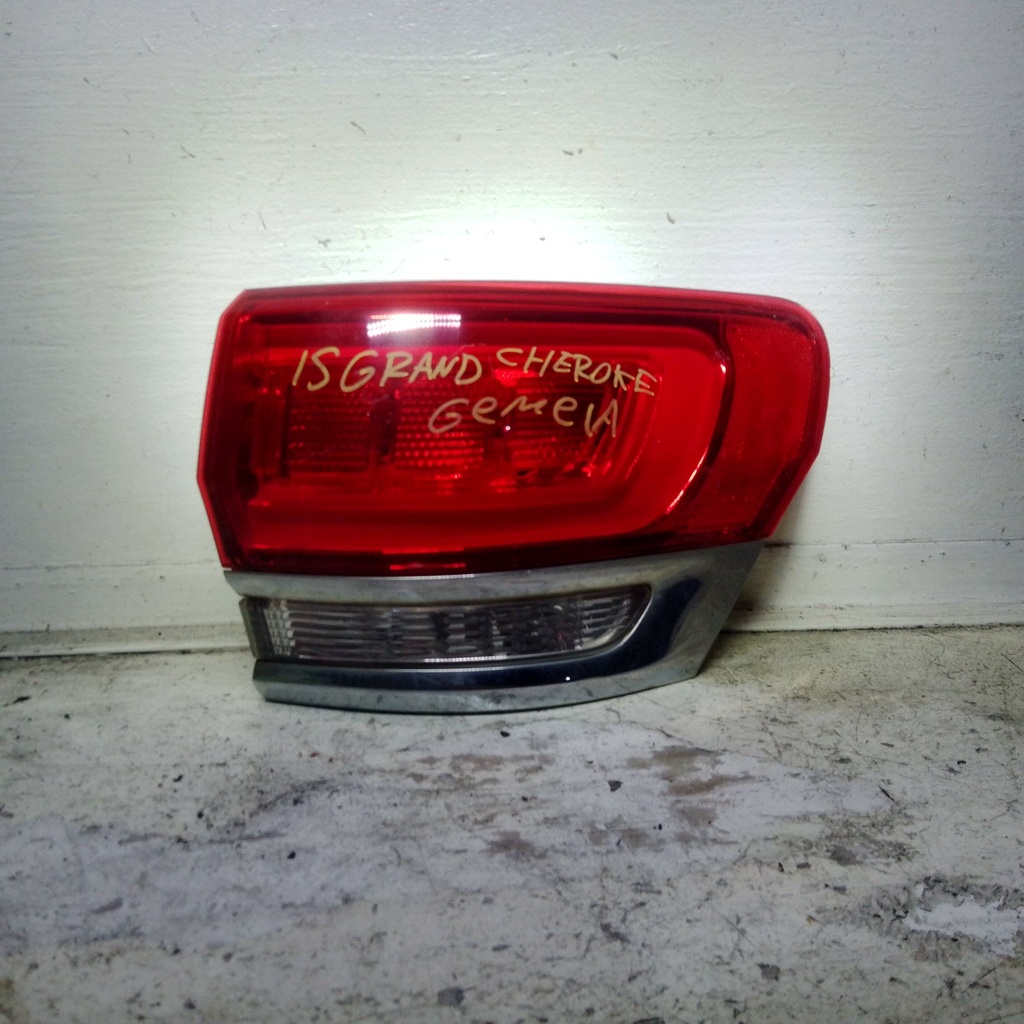 STOP RH GRAND CHEROKEE 15