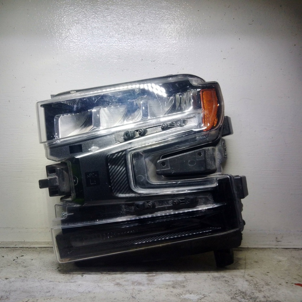 FARO LH SILVERADO 21