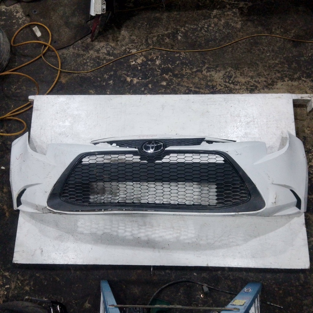 BUMPER DELANTERO COROLLA 20-21 LE