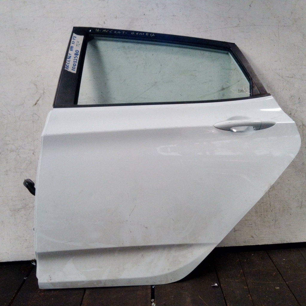 PUERTA TLH ACCENT HATCHBACK 12-17