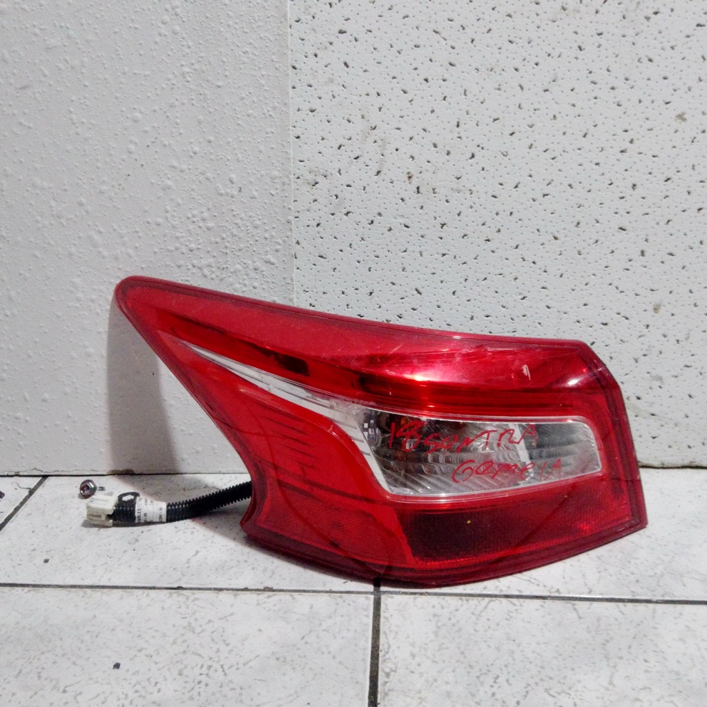 STOP LH SENTRA 18