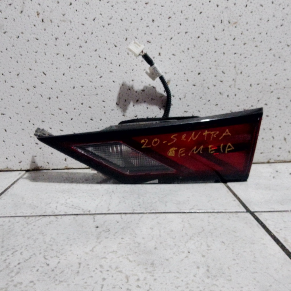 STOP DE BAUL RH SENTRA 20