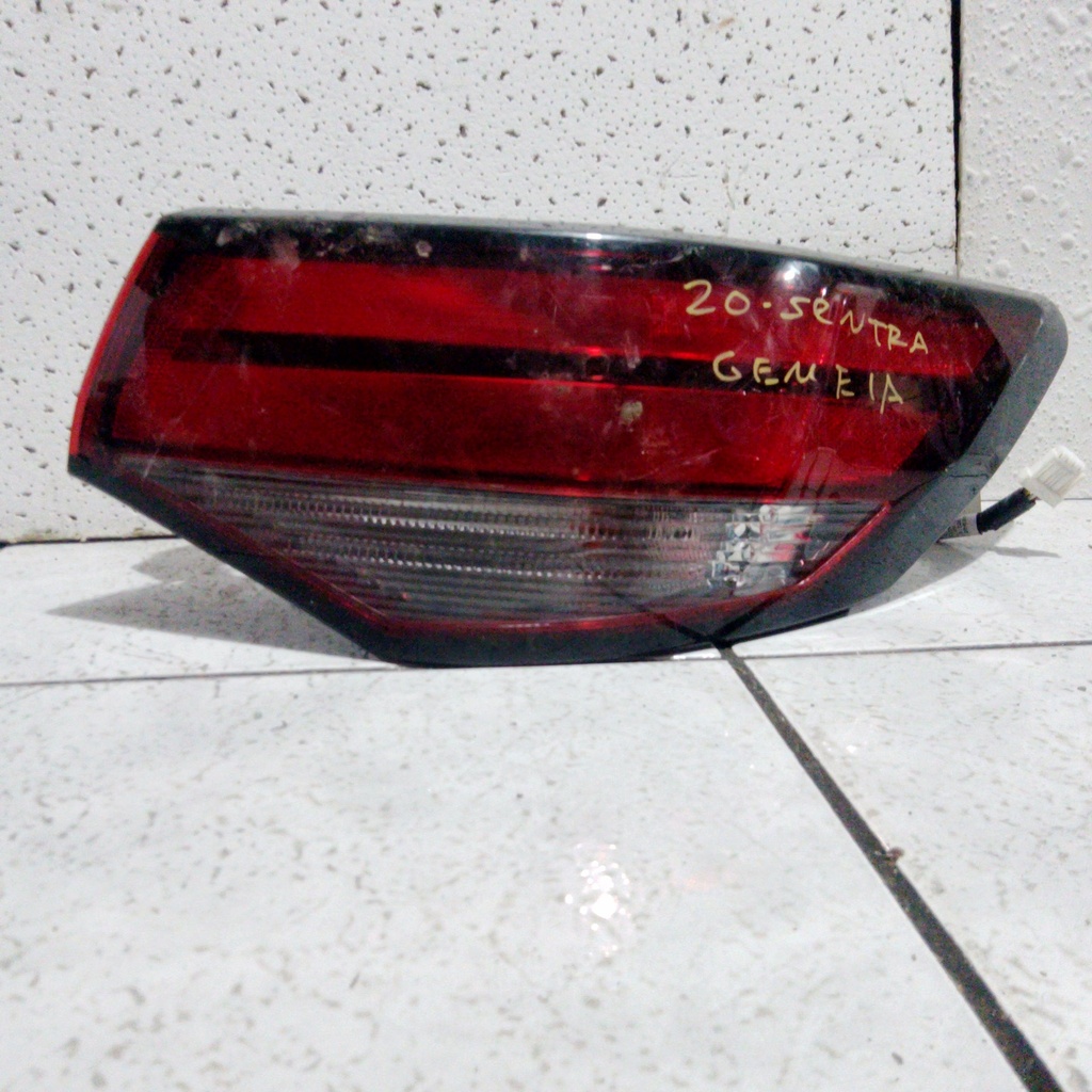STOP DE FALDON RH SENTRA 20