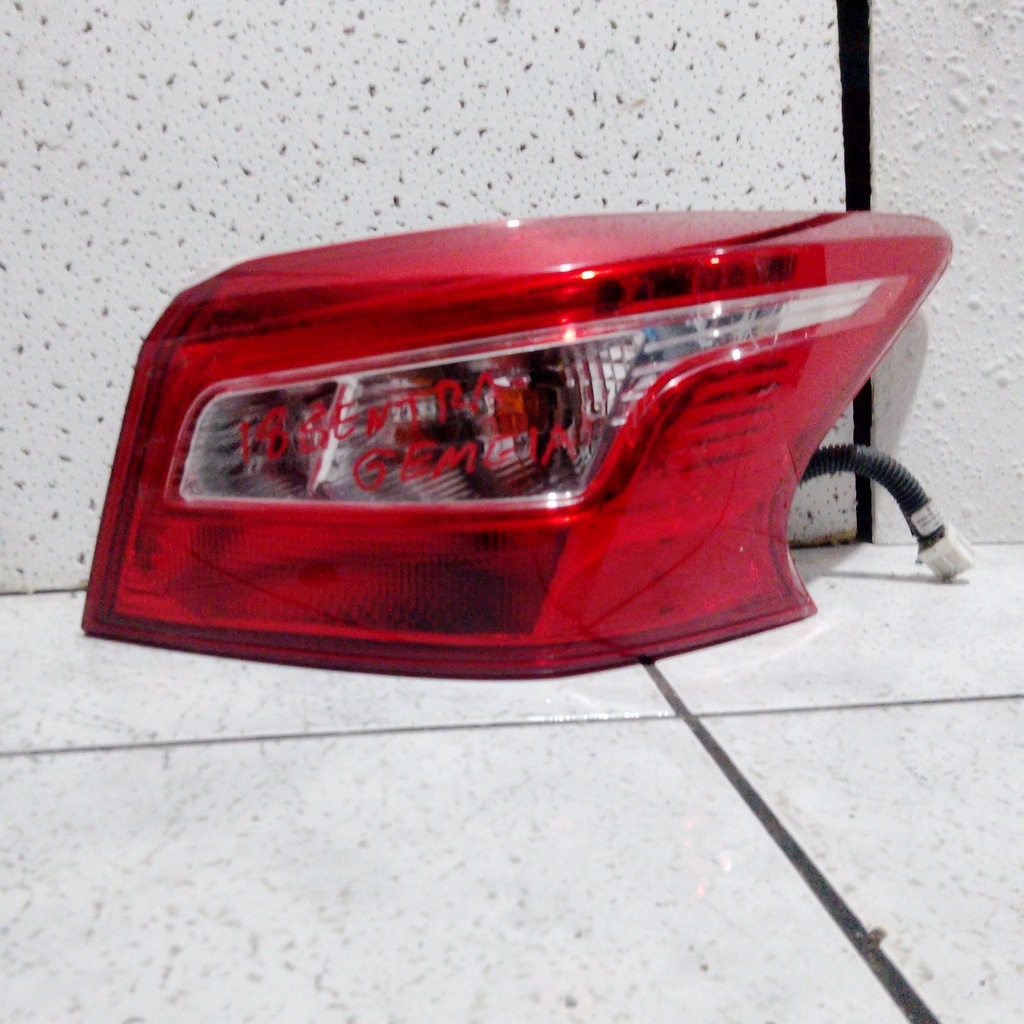 STOP RH SENTRA 18