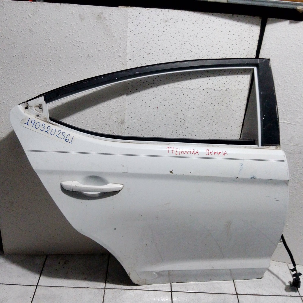 PUERTA TRH ELANTRA 17