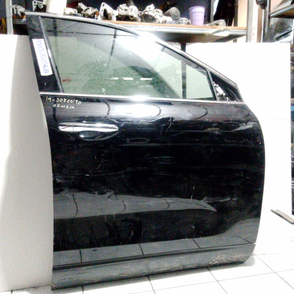 PUERTA RH SORENTO 19