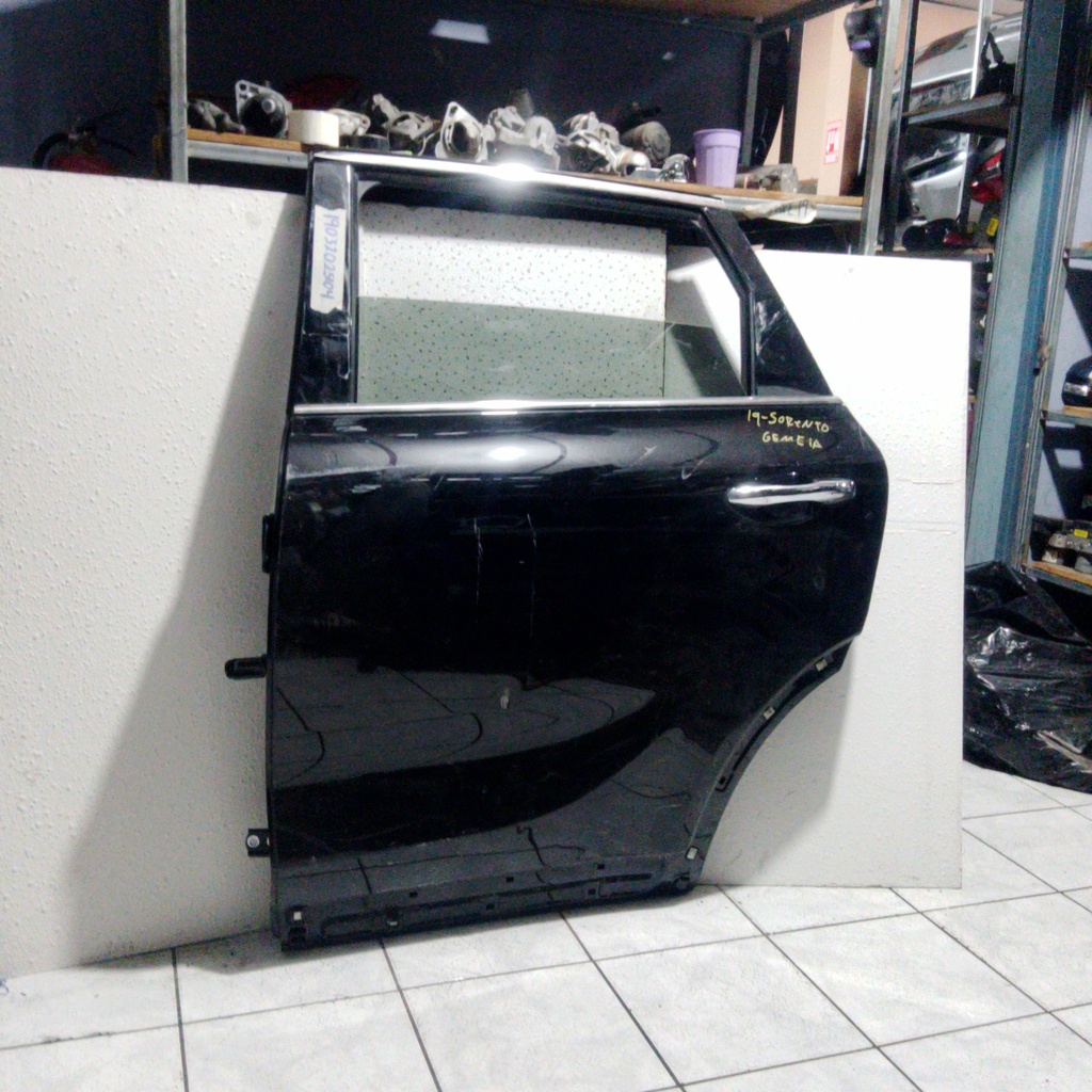 PUERTA TLH SORENTO 19