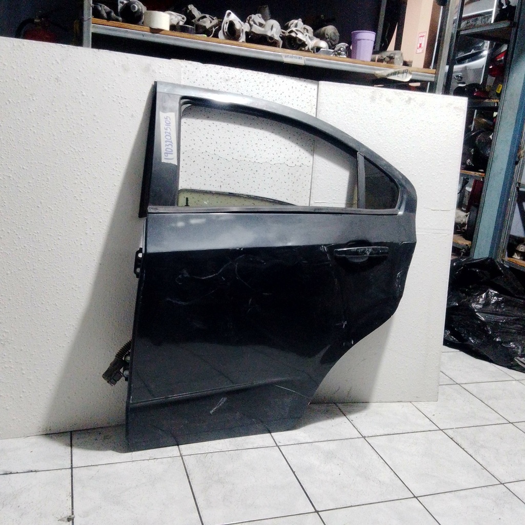 PUERTA TLH SONIC 18
