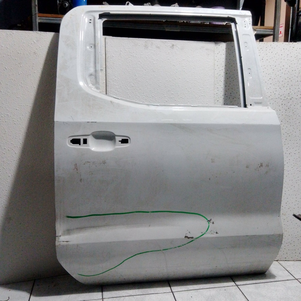 PUERTA TRH SILVERADO 19