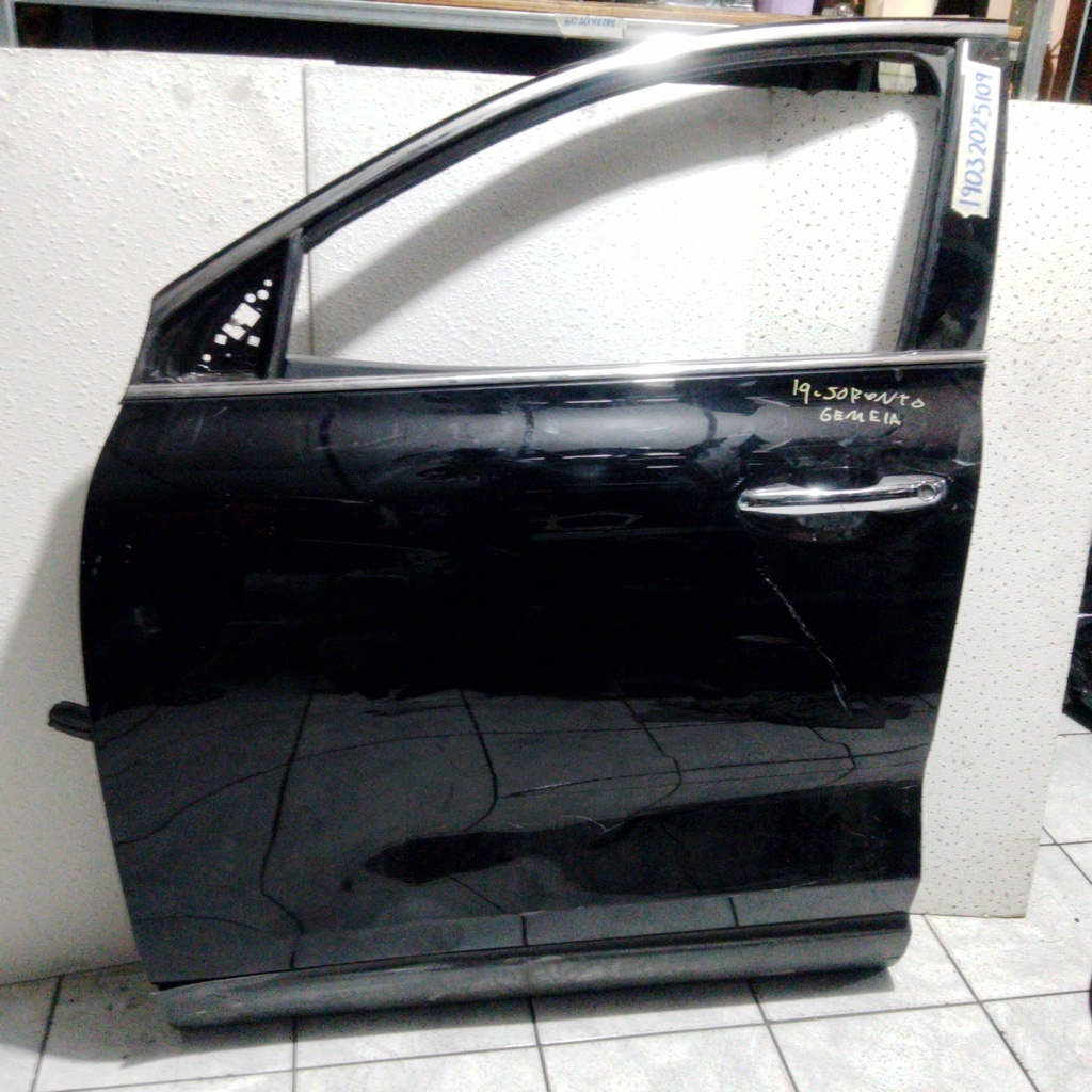 PUERTA LH SORENTO 19