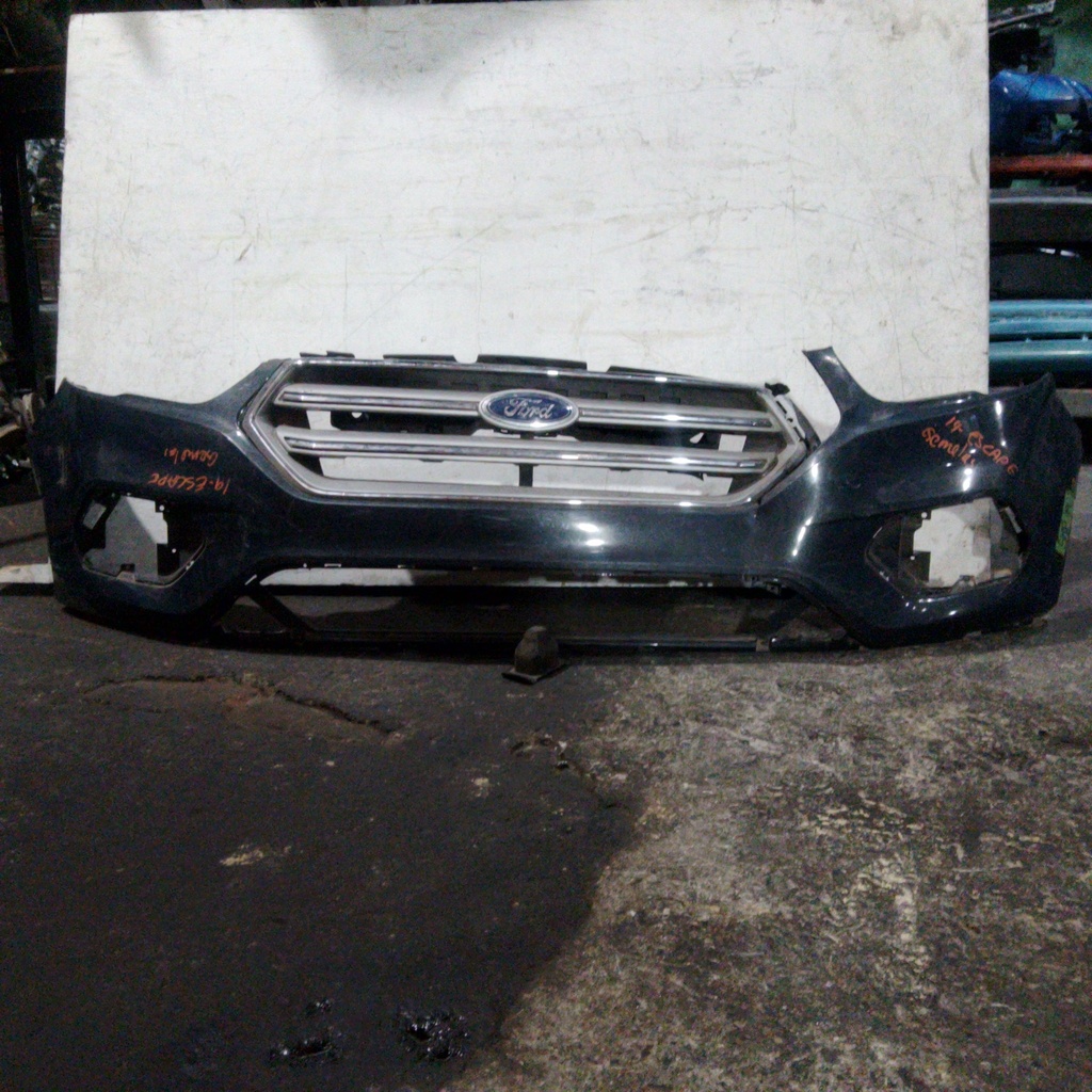 BUMPER DELANTERO ESCAPE 19