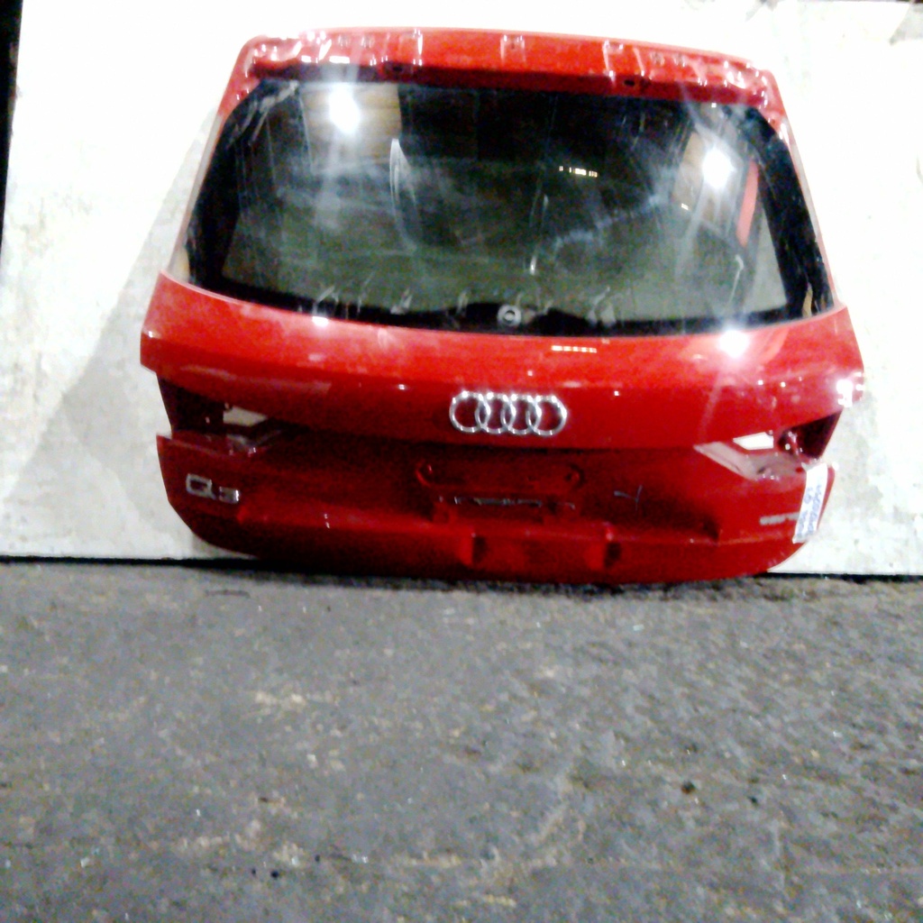 COMPUERTA AUDI Q3 15