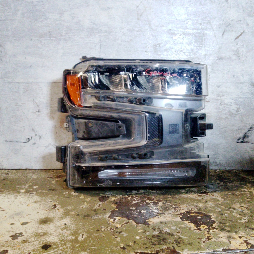 FARO RH SILVERADO 23