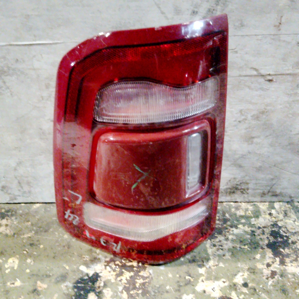 STOP LH RAM 1500 21-24
