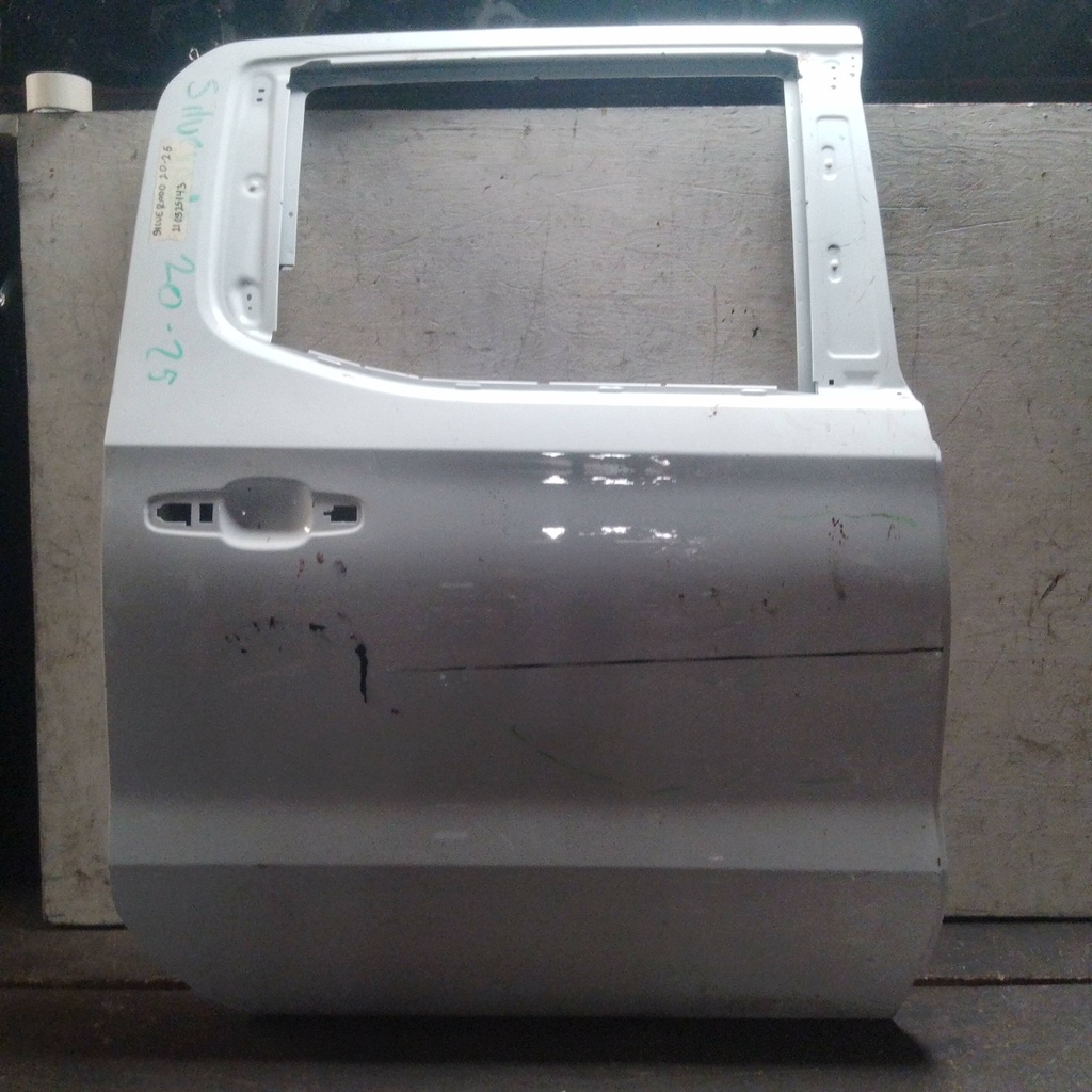 PUERTA TRH SILVERADO 20-25