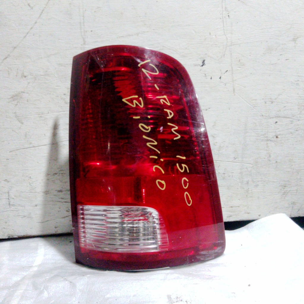 STOP RH RAM 1500 12