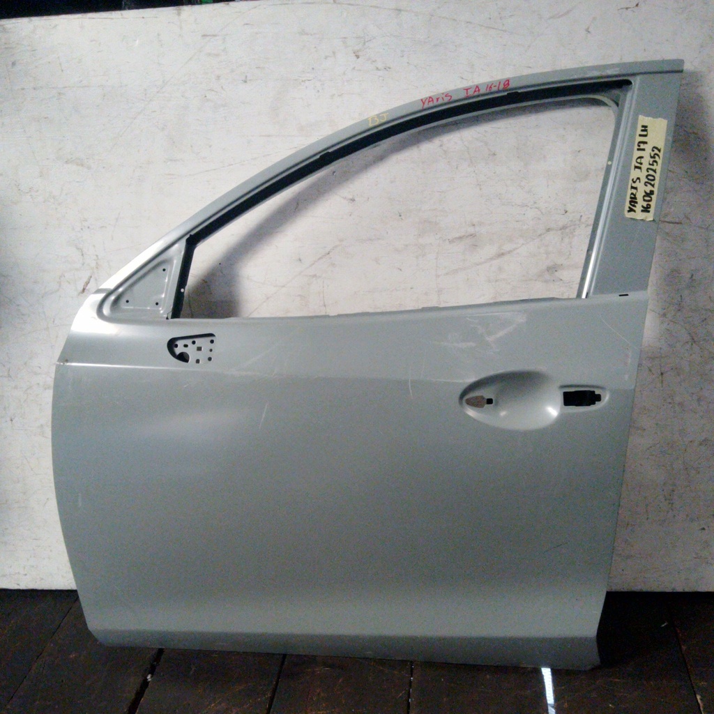 PUERTA LH YARIS IA 17