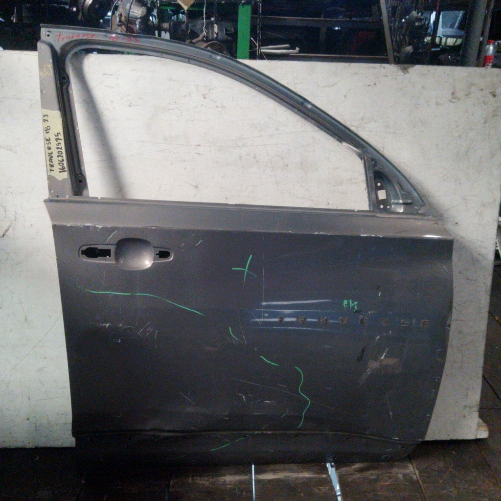 PUERTA RH TRAVERSE 18-23