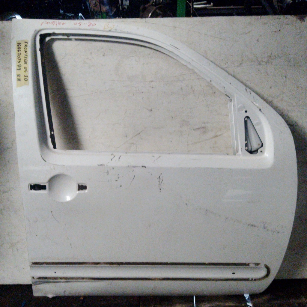 PUERTA RH FRONTIER 05-20