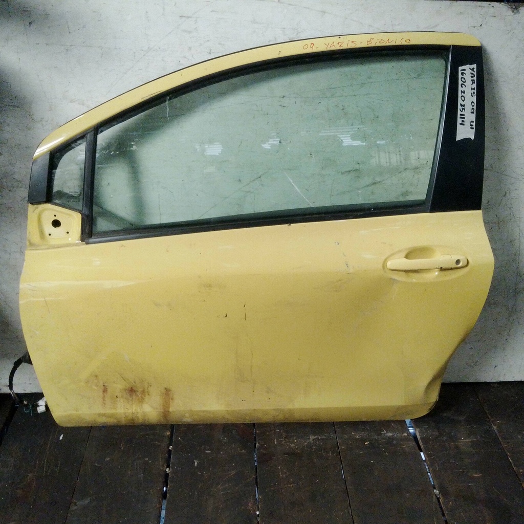 PUERTA LH YARIS 09 HB